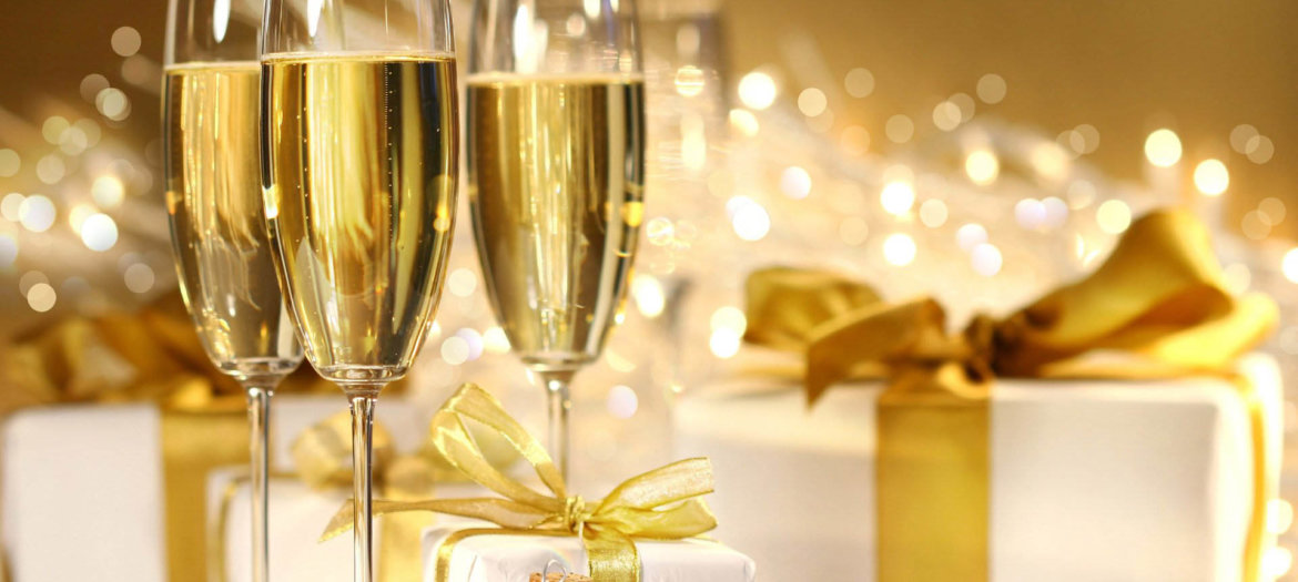 Wine-Experts-say-Holiday-Champagne-Recession-is-Over (1)